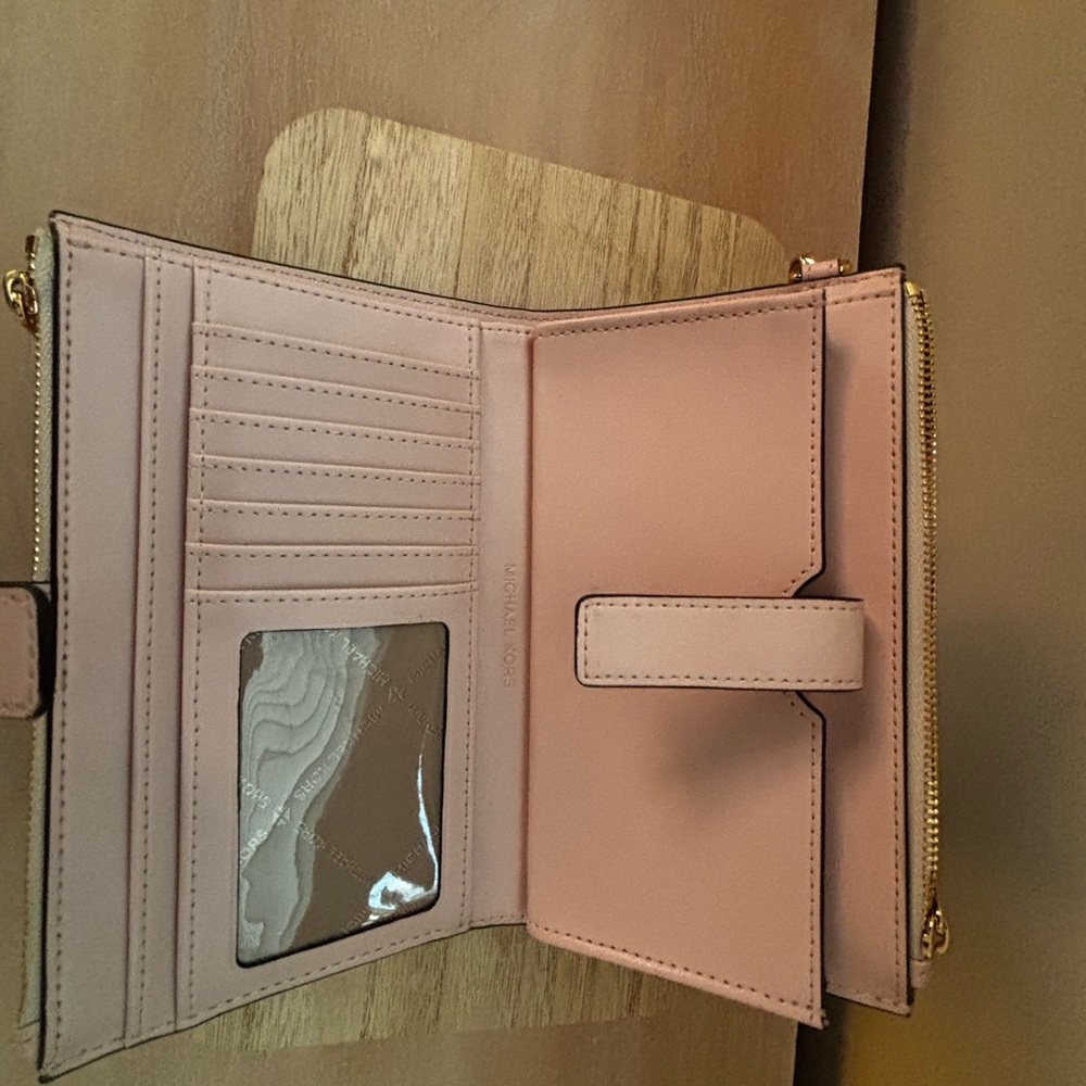 Jet Set Travel Signature Logo Smartphone Wallet
